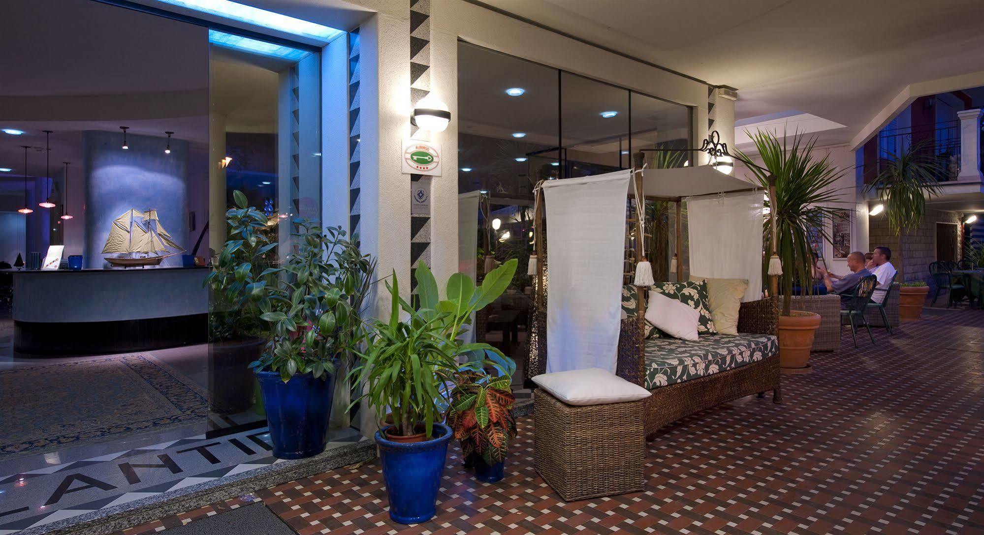 Hotel Atlantic Riviera Mare Misano Adriatico Exterior photo